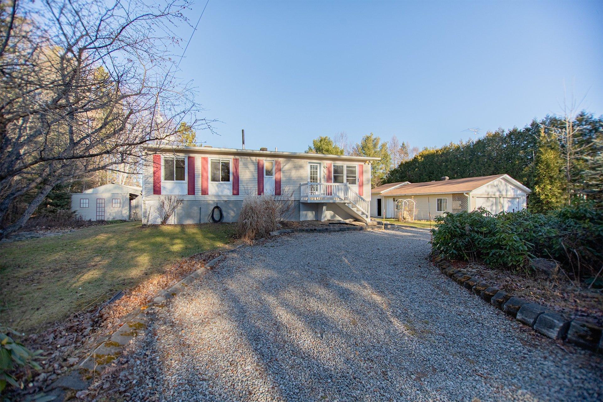 









700


Rue des Pâquerettes

,
Chertsey,




QC
J0K3K0

