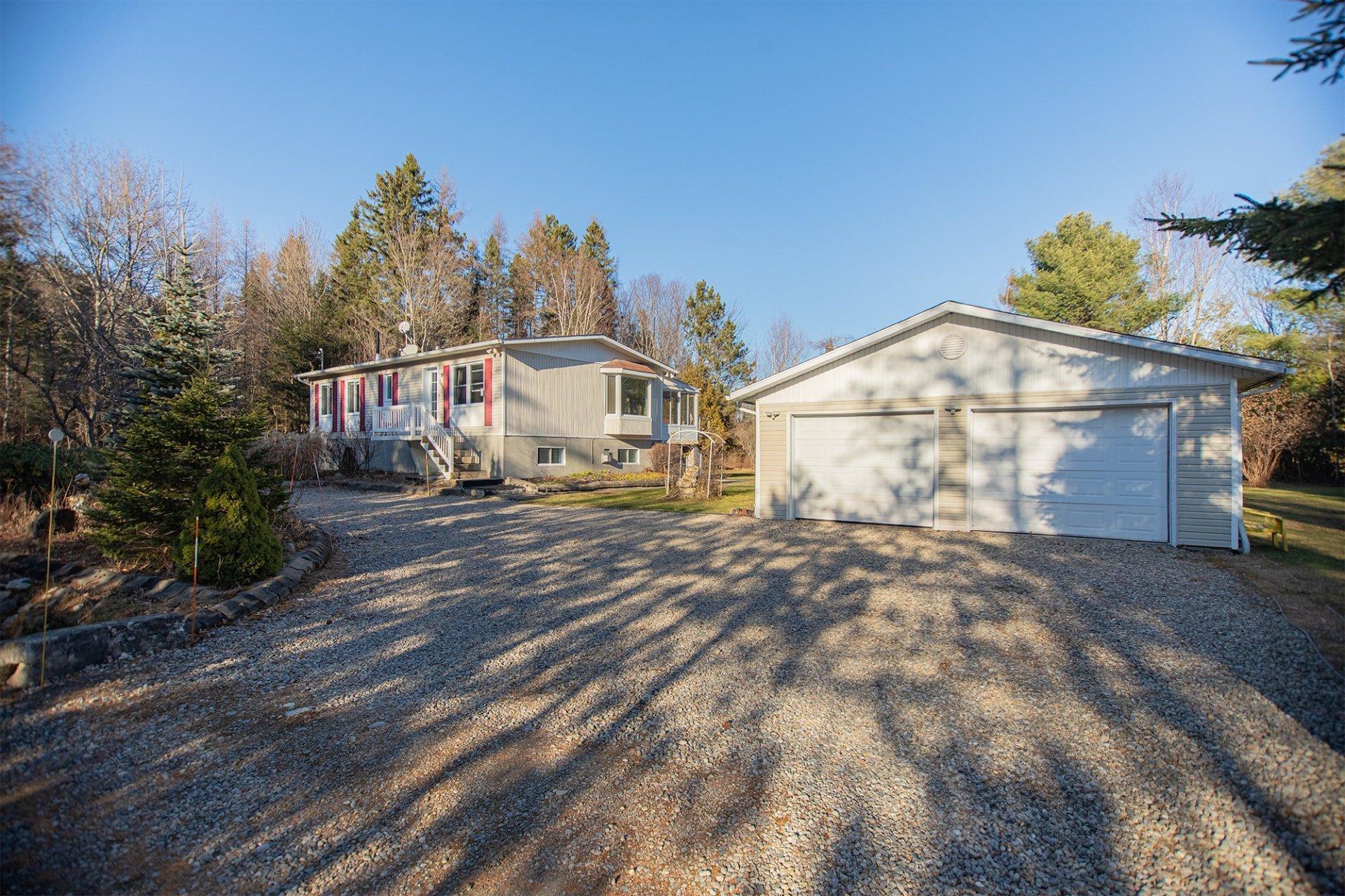 









700


Rue des Pâquerettes

,
Chertsey,




QC
J0K3K0

