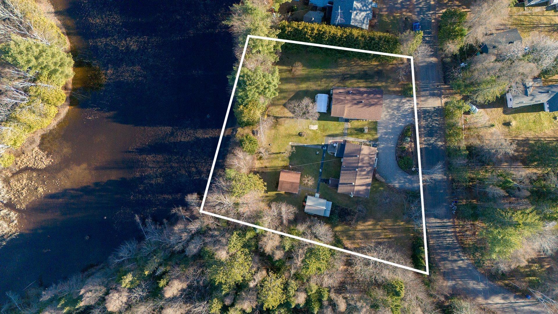 









700


Rue des Pâquerettes

,
Chertsey,




QC
J0K3K0

