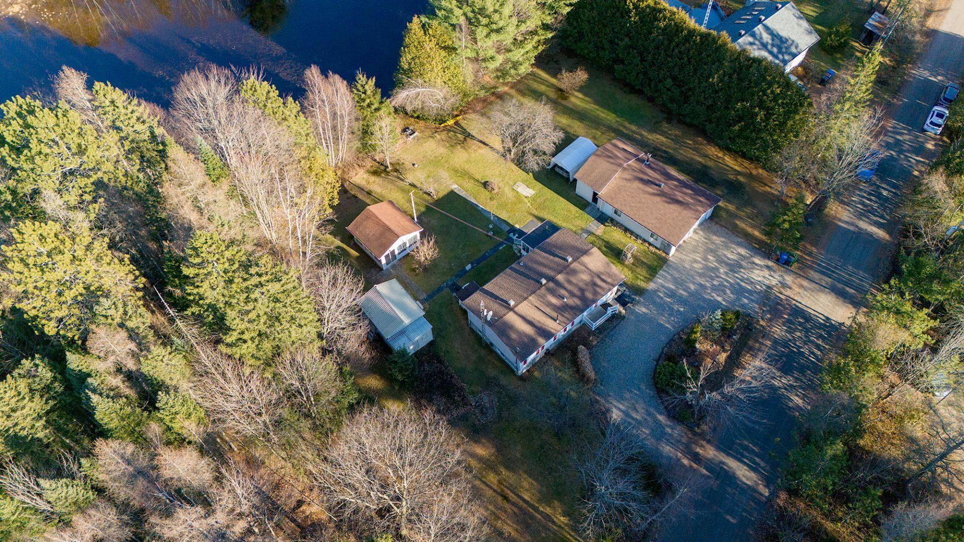 









700


Rue des Pâquerettes

,
Chertsey,




QC
J0K3K0


