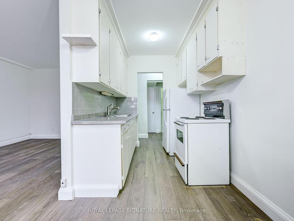 









40


Cavell

Avenue,
Toronto,




ON
M8V 1P2

