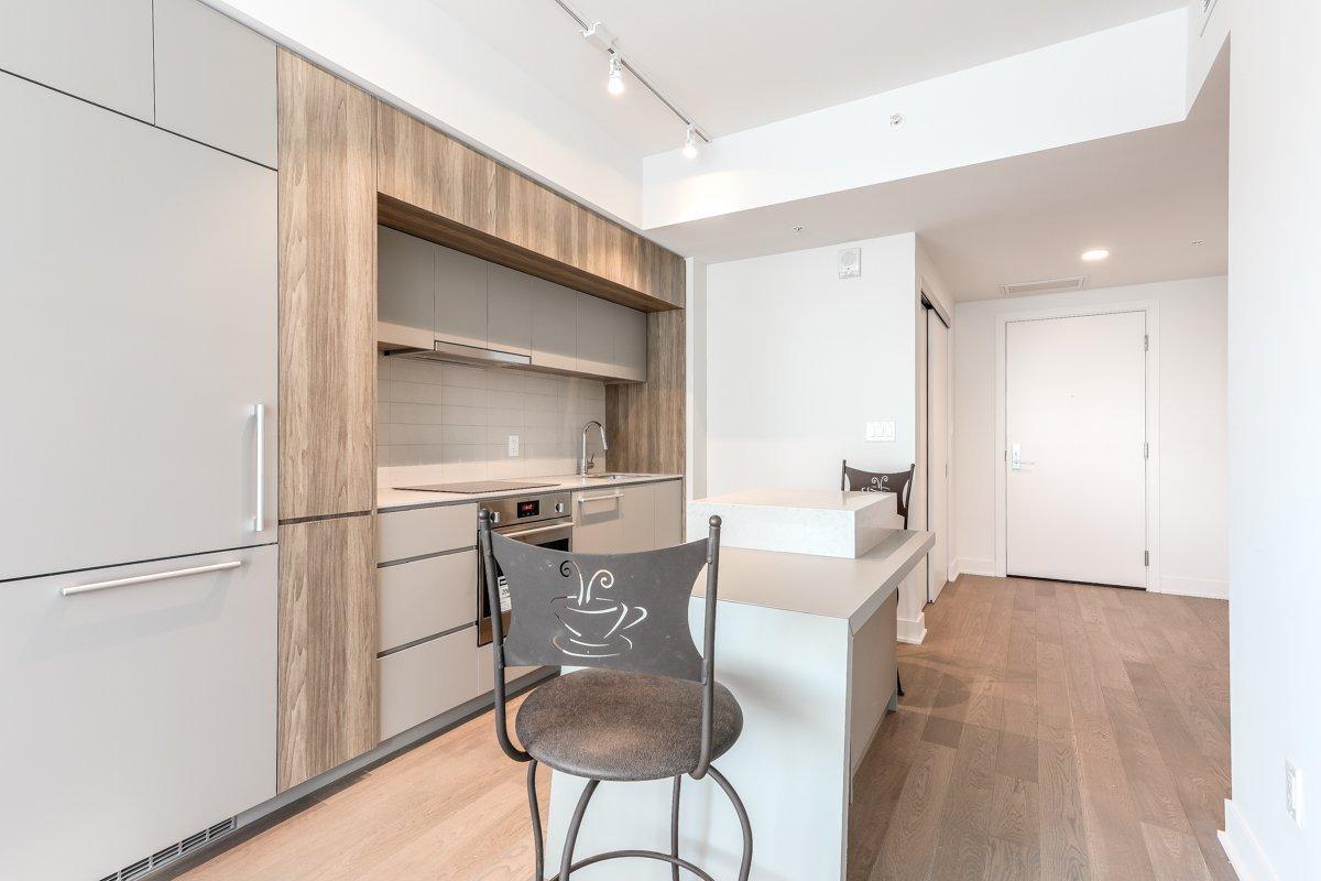 









1288


Rue St-Antoine O.

, 905,
Montréal (Ville-Marie),




QC
H3C0X6

