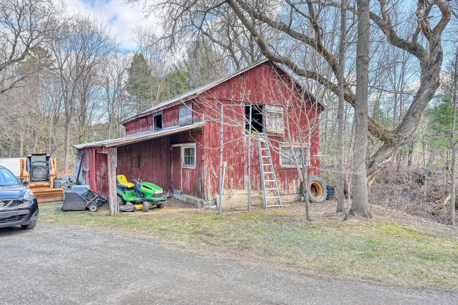 









1253Z


Ch. Pincourt

,
Mascouche,







QC
J7L2X8

