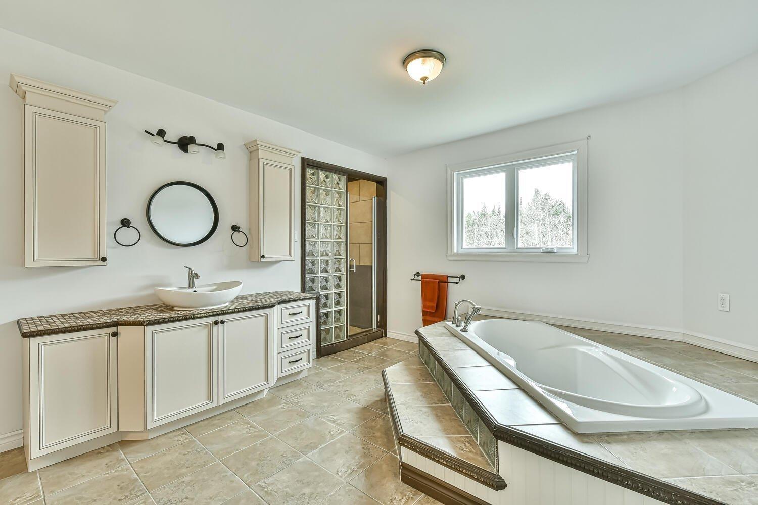 









2659

 - 2661


Ch. du Village

,
Saint-Adolphe-d'Howard,




QC
J0T2B0

