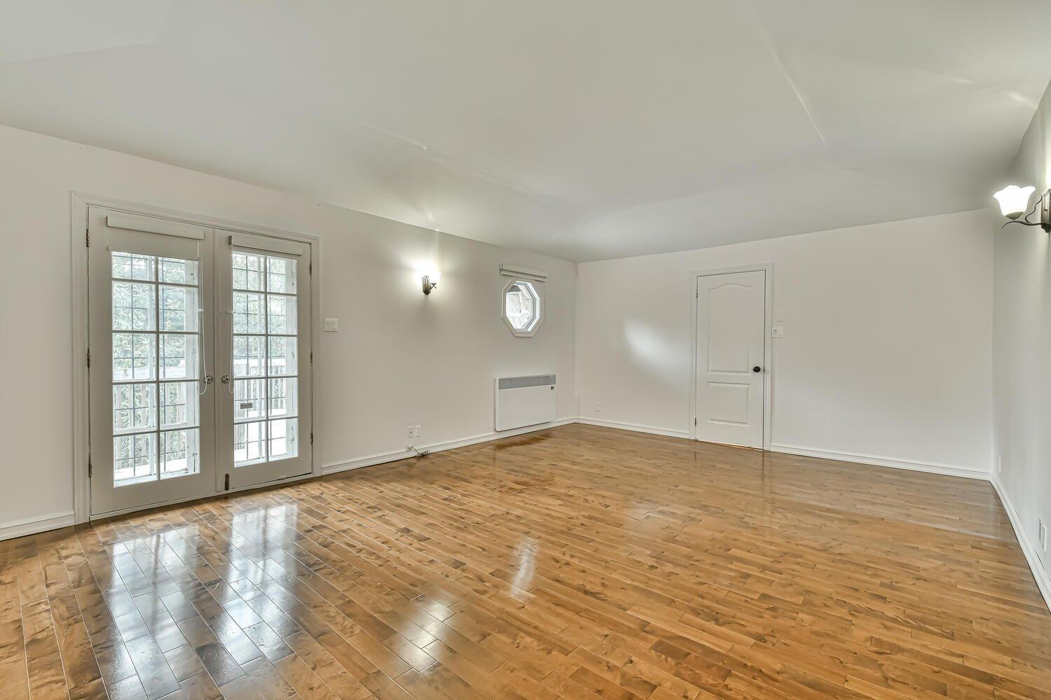 









2659

 - 2661


Ch. du Village

,
Saint-Adolphe-d'Howard,




QC
J0T2B0


