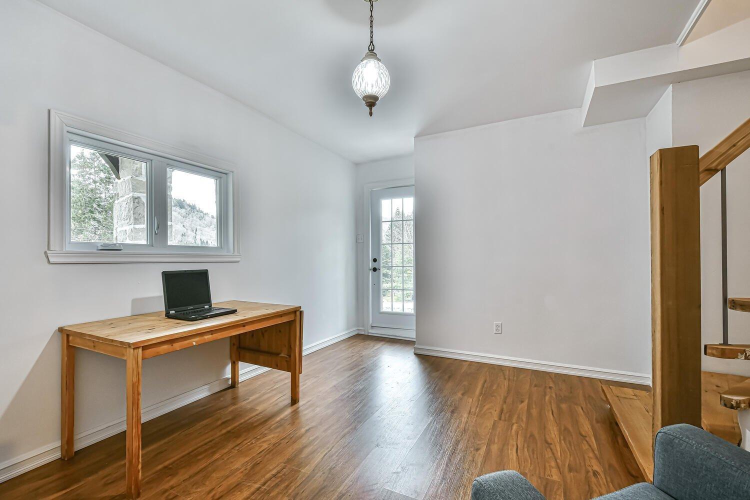









2659

 - 2661


Ch. du Village

,
Saint-Adolphe-d'Howard,




QC
J0T2B0

