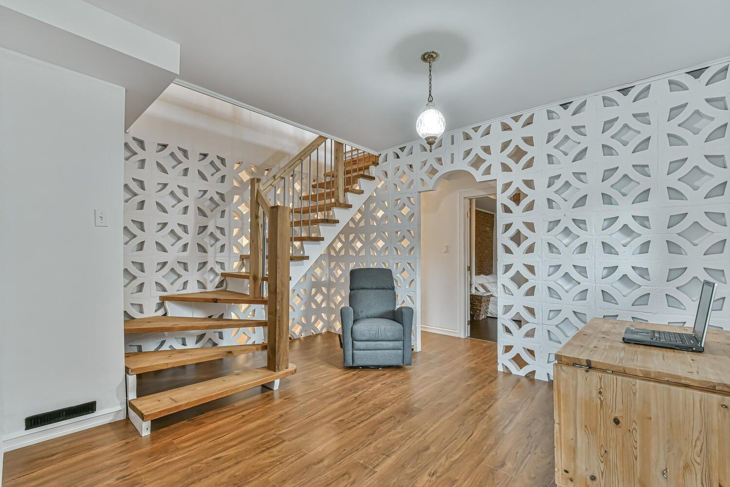 









2659

 - 2661


Ch. du Village

,
Saint-Adolphe-d'Howard,




QC
J0T2B0

