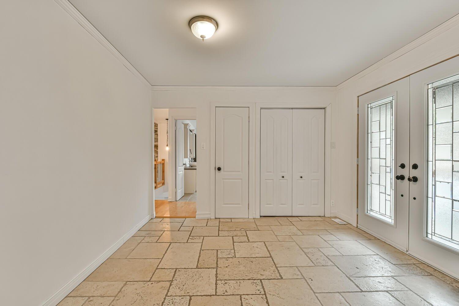 









2659

 - 2661


Ch. du Village

,
Saint-Adolphe-d'Howard,




QC
J0T2B0

