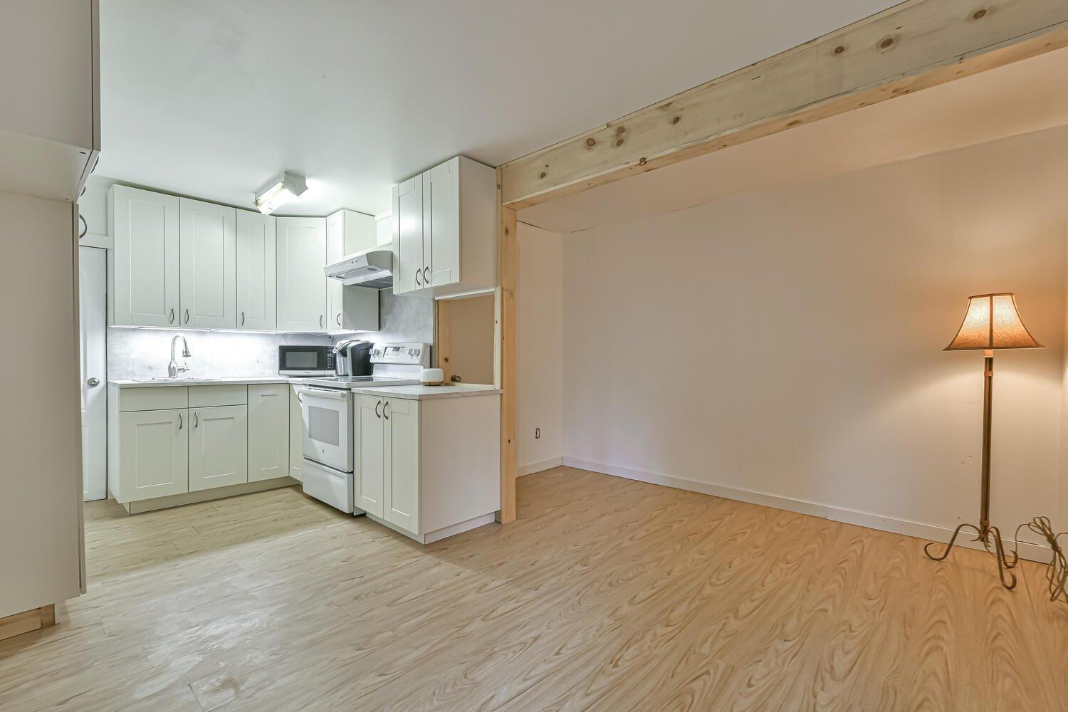 









2659

 - 2661


Ch. du Village

,
Saint-Adolphe-d'Howard,




QC
J0T2B0

