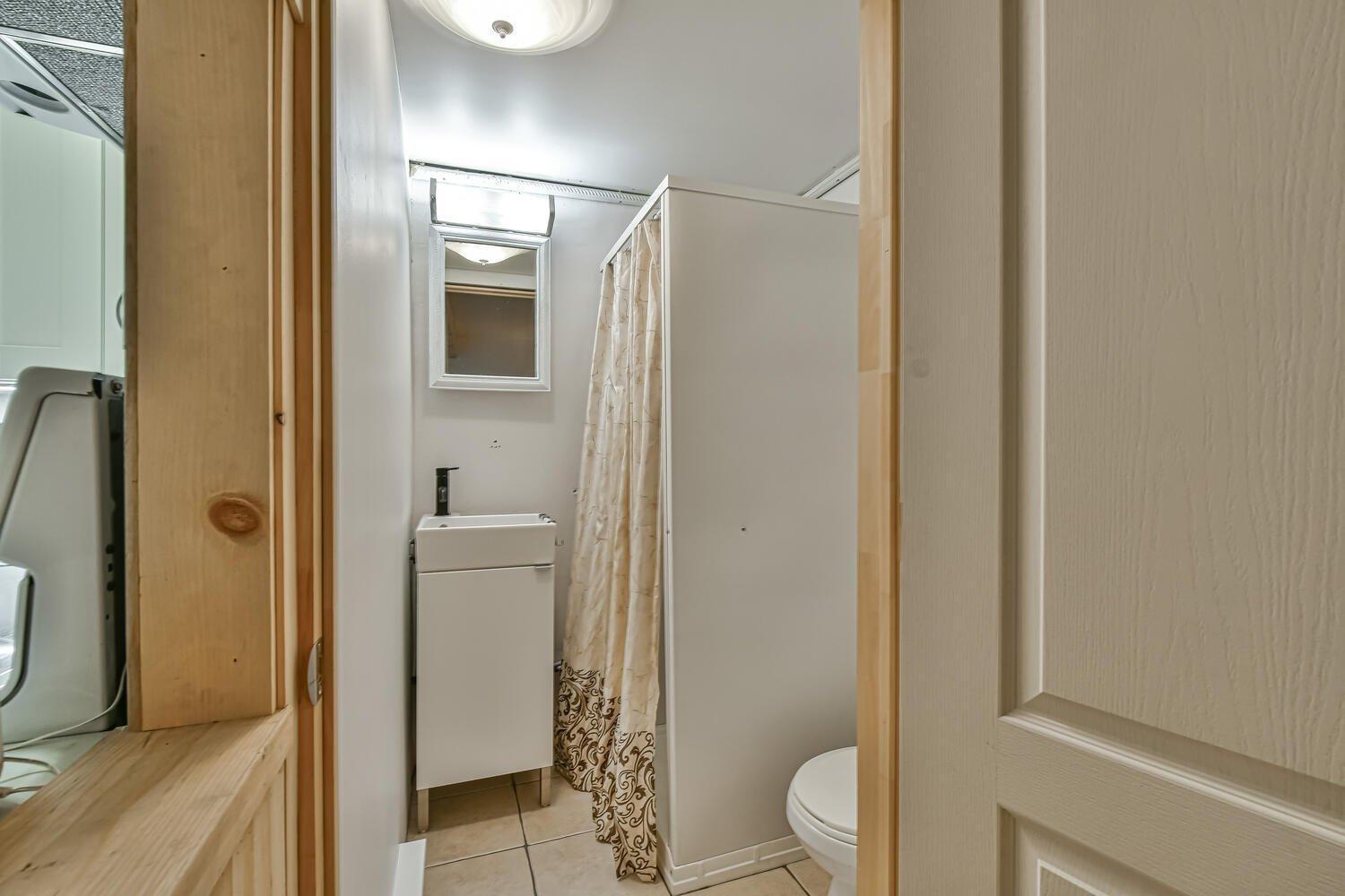 









2659

 - 2661


Ch. du Village

,
Saint-Adolphe-d'Howard,




QC
J0T2B0

