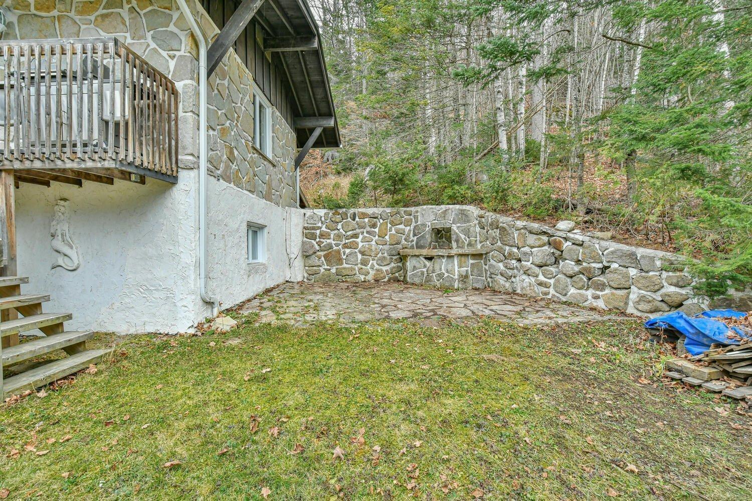 









2659

 - 2661


Ch. du Village

,
Saint-Adolphe-d'Howard,




QC
J0T2B0

