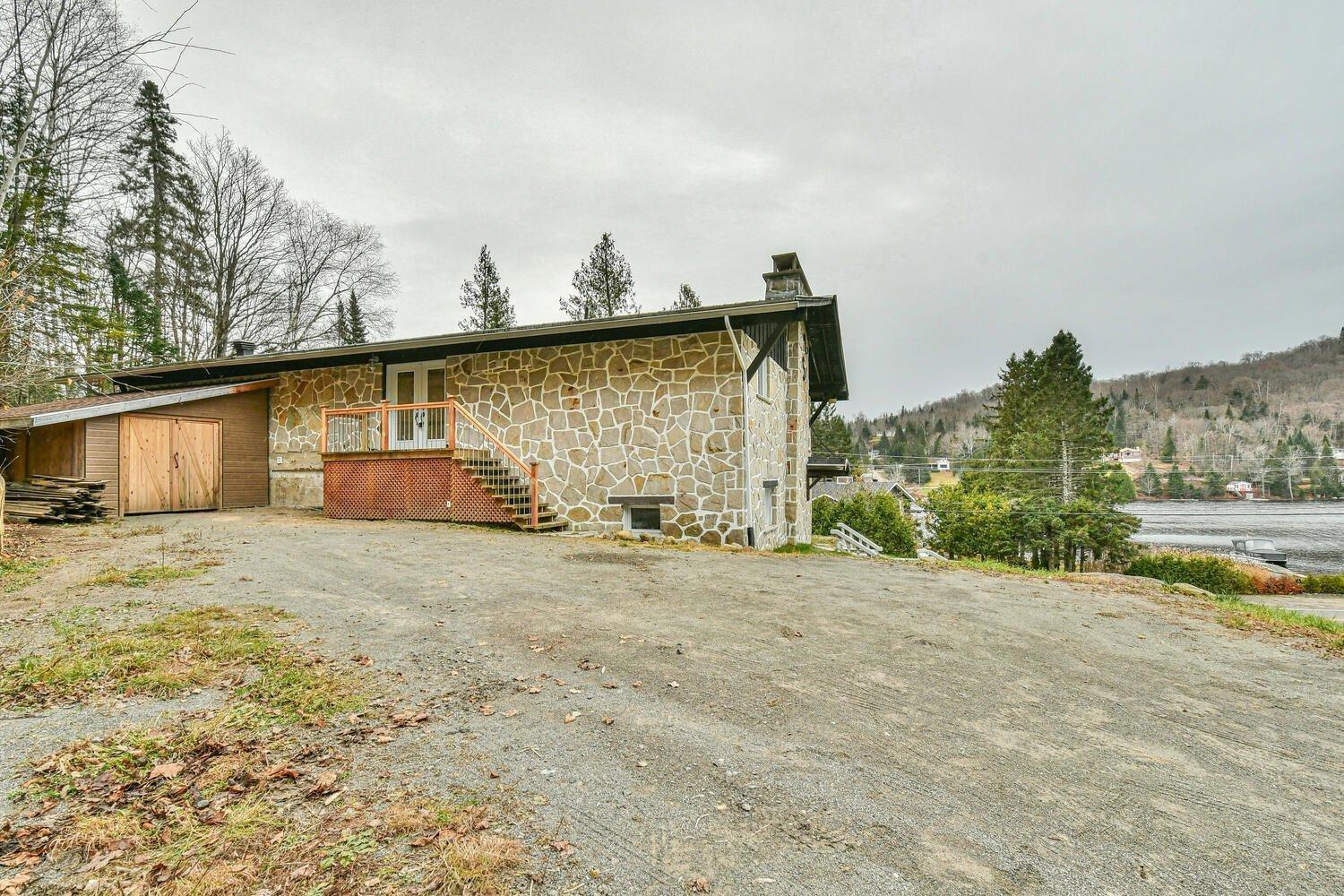 









2659

 - 2661


Ch. du Village

,
Saint-Adolphe-d'Howard,




QC
J0T2B0

