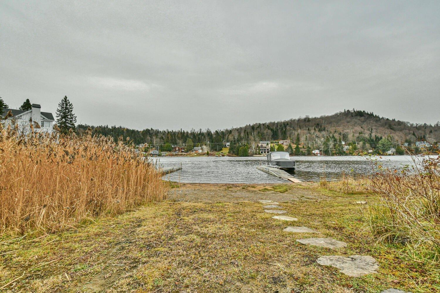 









2659

 - 2661


Ch. du Village

,
Saint-Adolphe-d'Howard,




QC
J0T2B0

