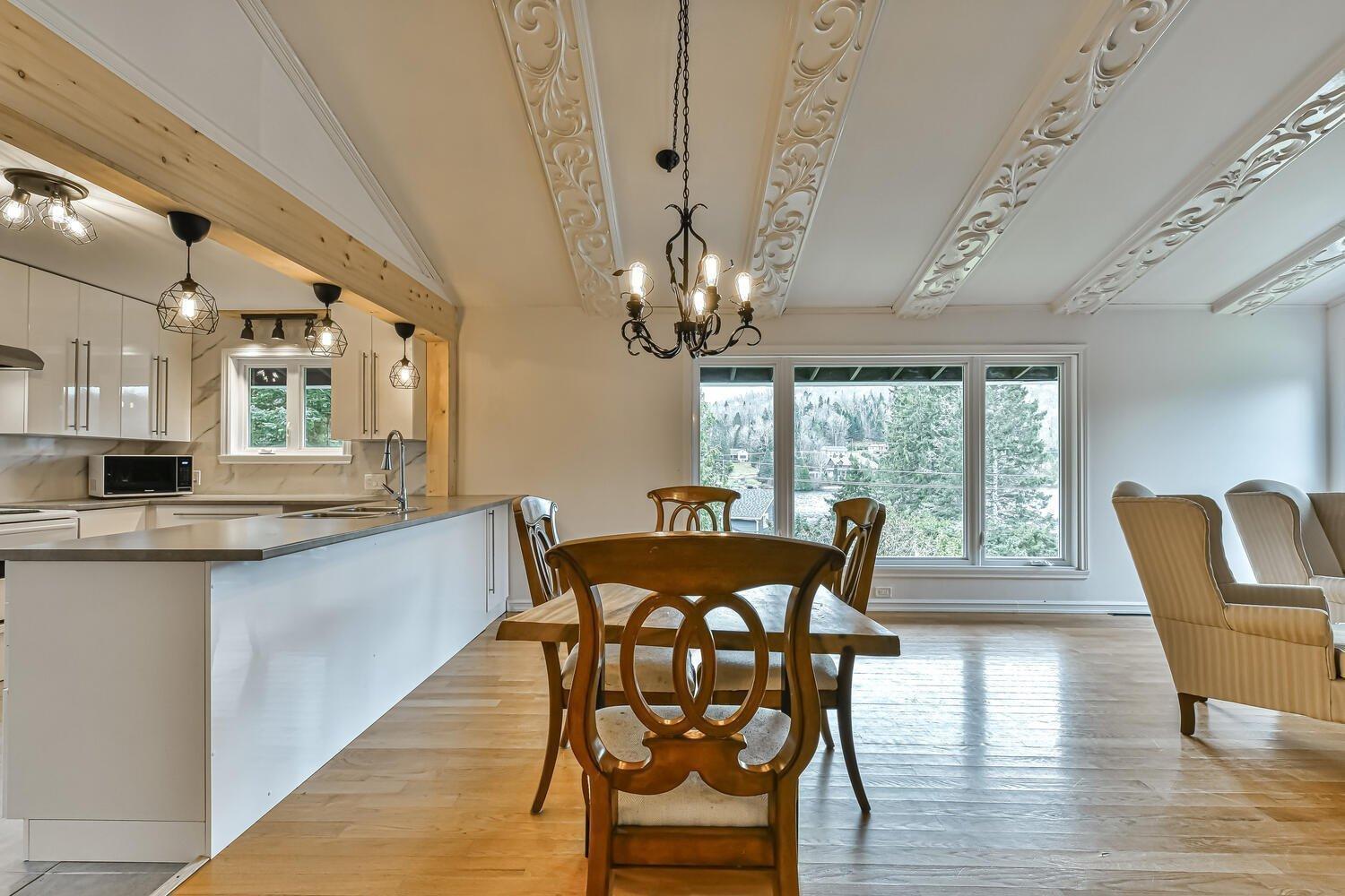 









2659

 - 2661


Ch. du Village

,
Saint-Adolphe-d'Howard,




QC
J0T2B0

