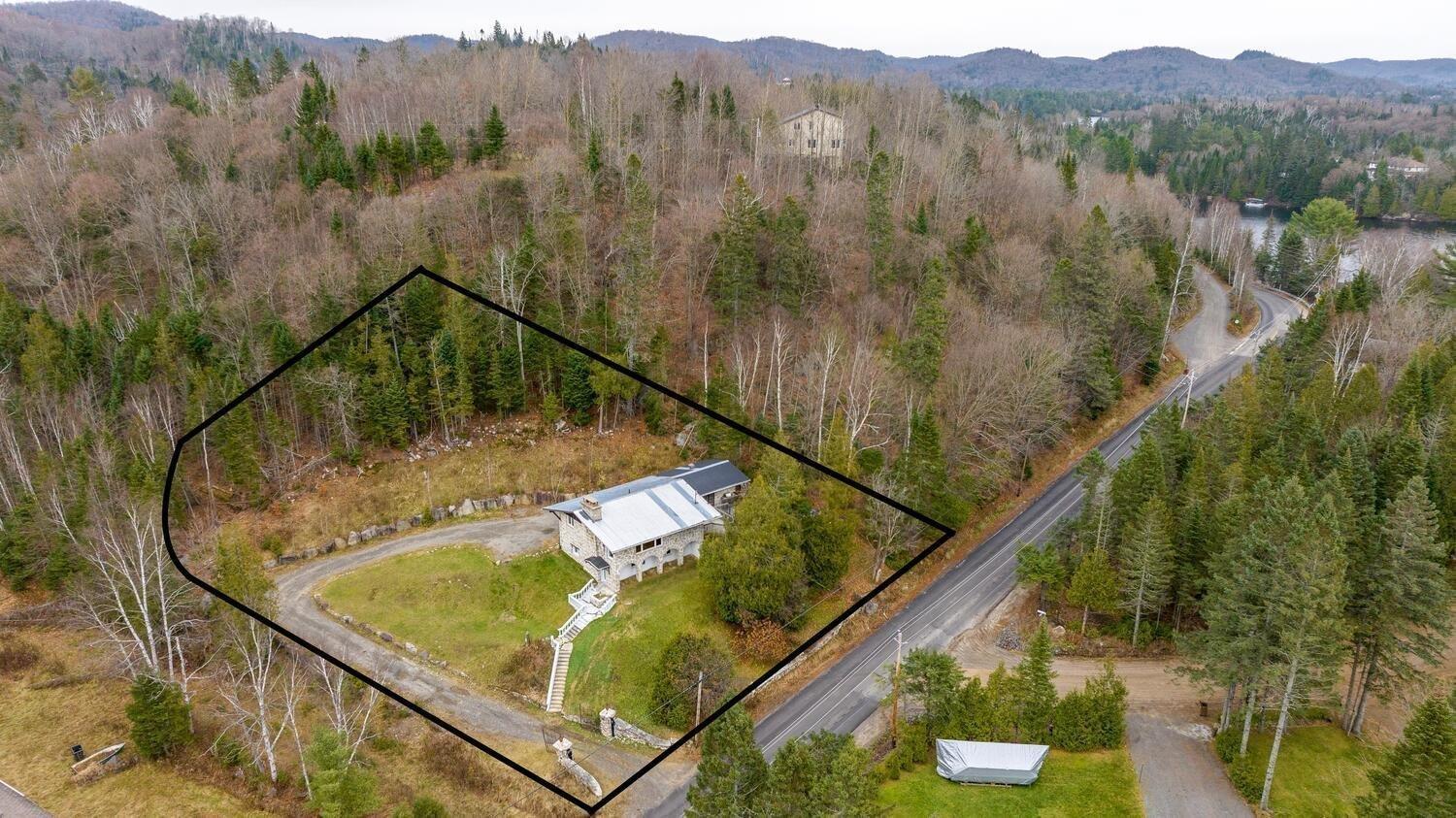 









2659

 - 2661


Ch. du Village

,
Saint-Adolphe-d'Howard,




QC
J0T2B0

