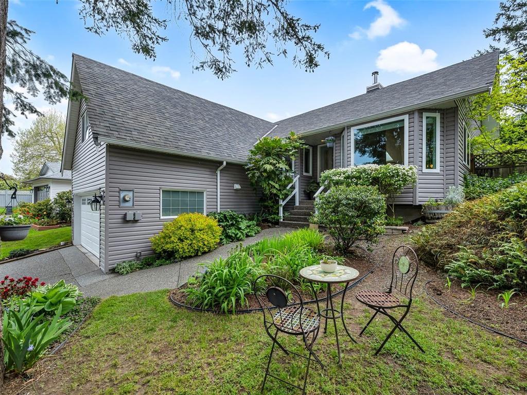 









317


Gull

Rd,
View Royal,




BC
V9B 1L3

