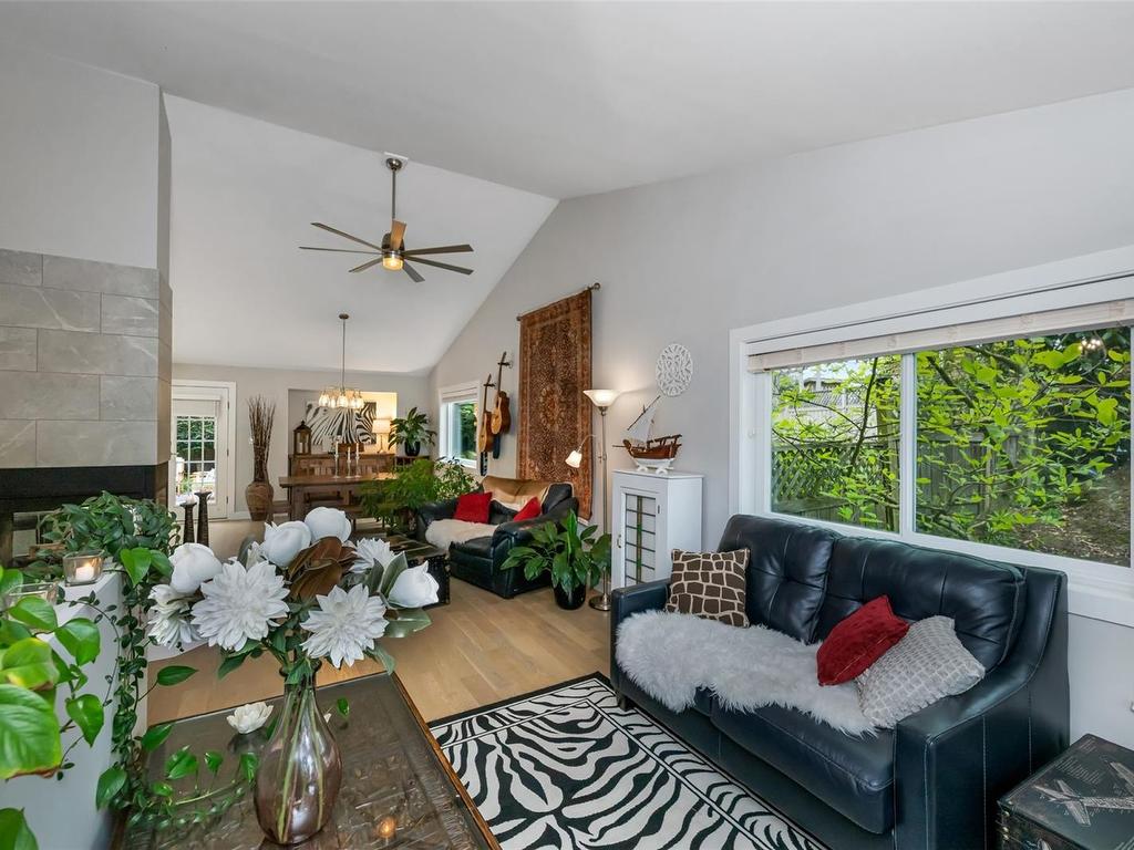 









317


Gull

Rd,
View Royal,




BC
V9B 1L3

