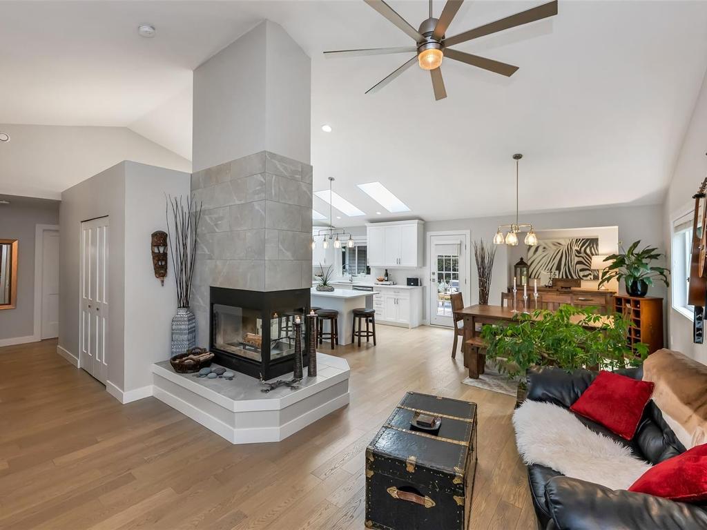 









317


Gull

Rd,
View Royal,




BC
V9B 1L3

