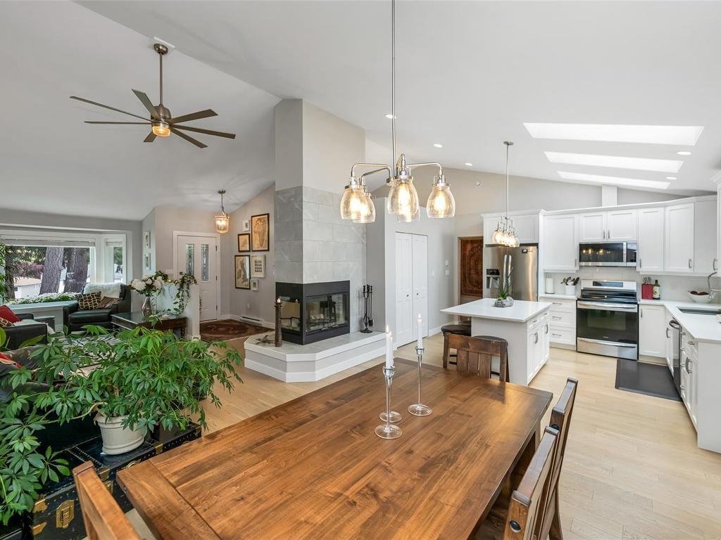 









317


Gull

Rd,
View Royal,




BC
V9B 1L3


