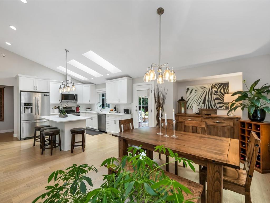 









317


Gull

Rd,
View Royal,




BC
V9B 1L3

