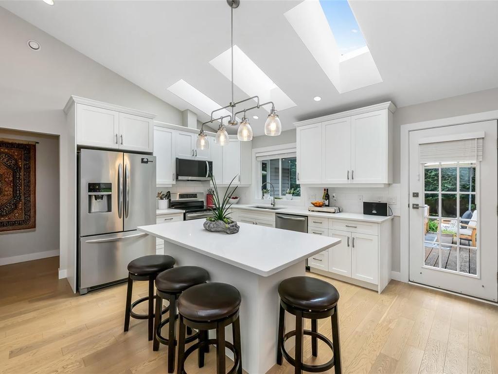 









317


Gull

Rd,
View Royal,




BC
V9B 1L3

