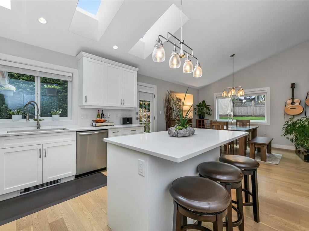 









317


Gull

Rd,
View Royal,




BC
V9B 1L3

