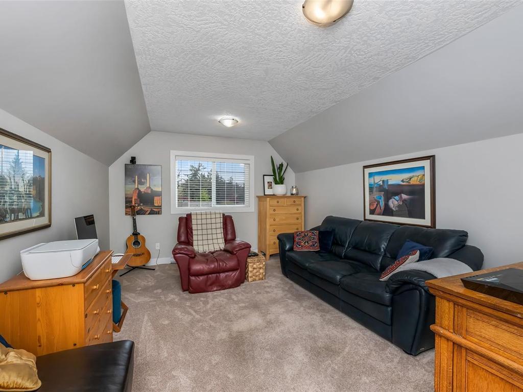 









317


Gull

Rd,
View Royal,




BC
V9B 1L3

