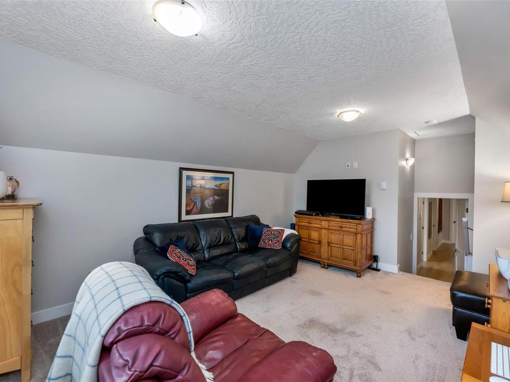 









317


Gull

Rd,
View Royal,




BC
V9B 1L3

