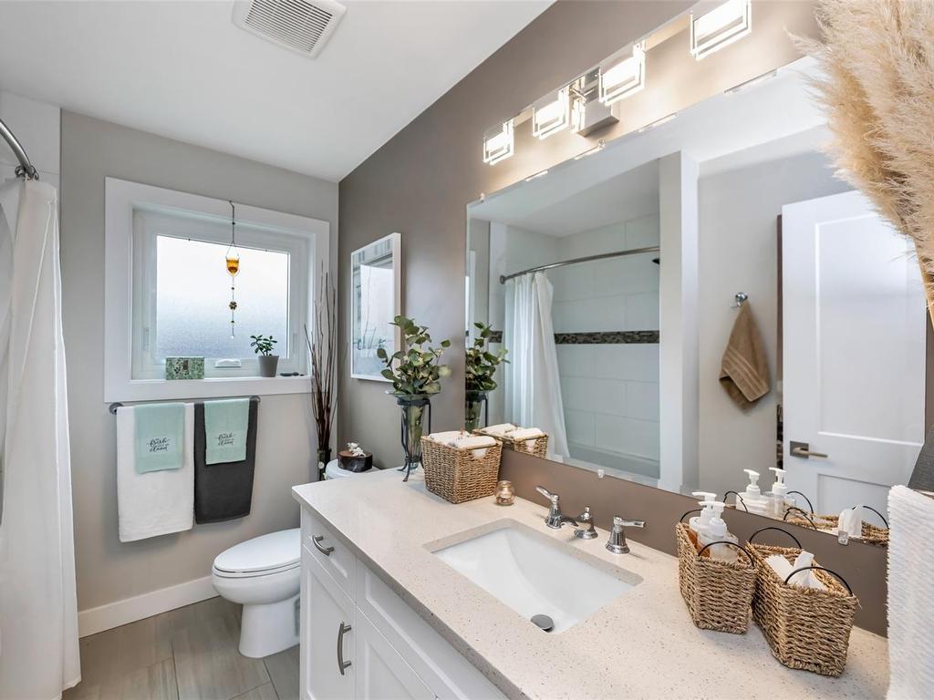 









317


Gull

Rd,
View Royal,




BC
V9B 1L3

