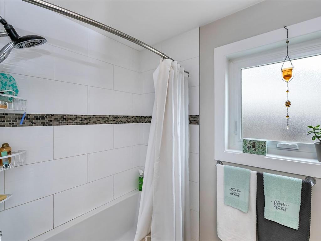 









317


Gull

Rd,
View Royal,




BC
V9B 1L3


