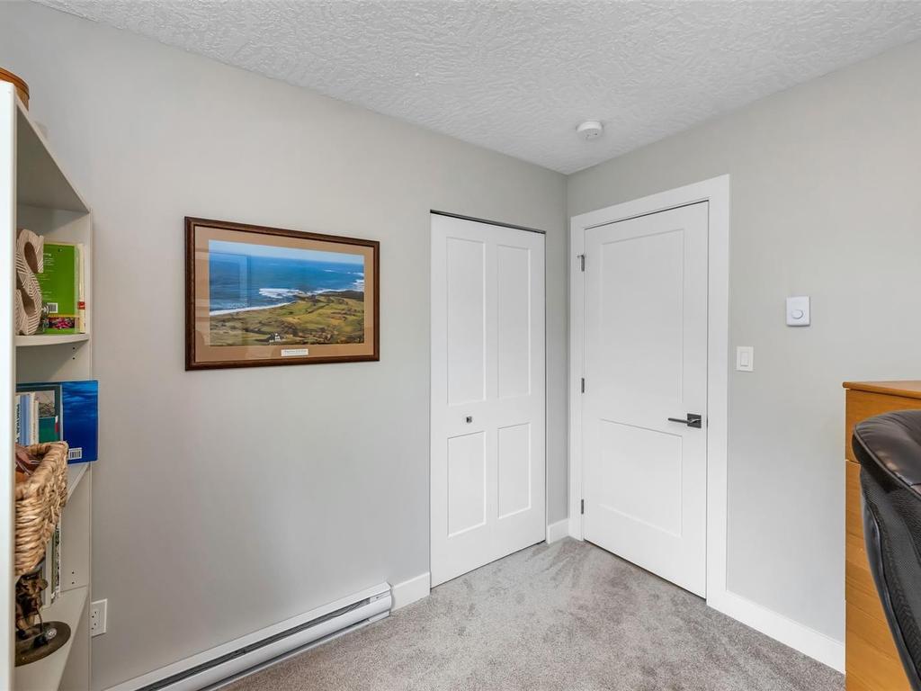 









317


Gull

Rd,
View Royal,




BC
V9B 1L3

