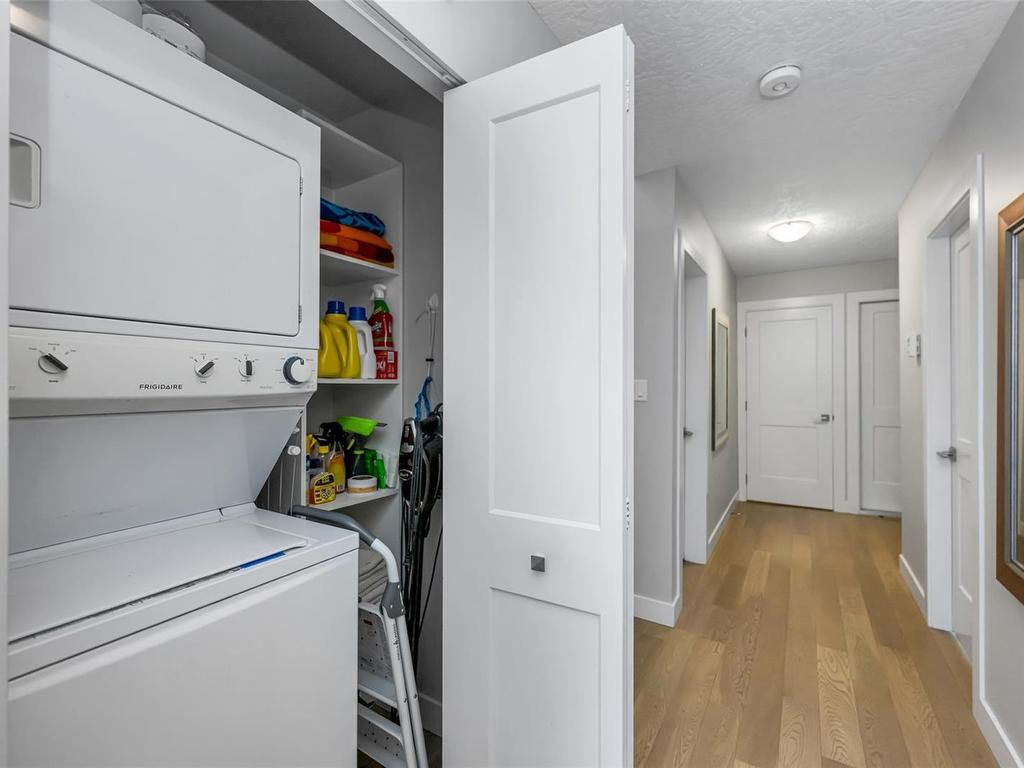 









317


Gull

Rd,
View Royal,




BC
V9B 1L3

