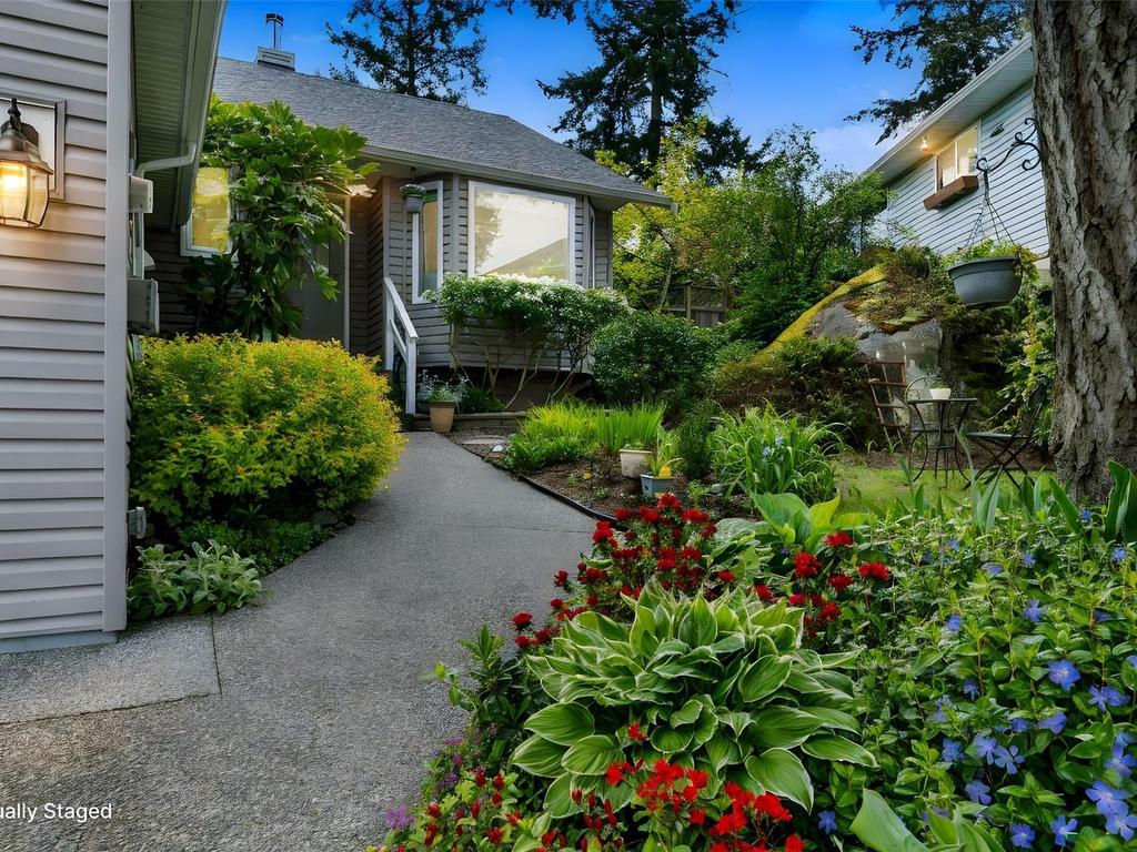 









317


Gull

Rd,
View Royal,




BC
V9B 1L3


