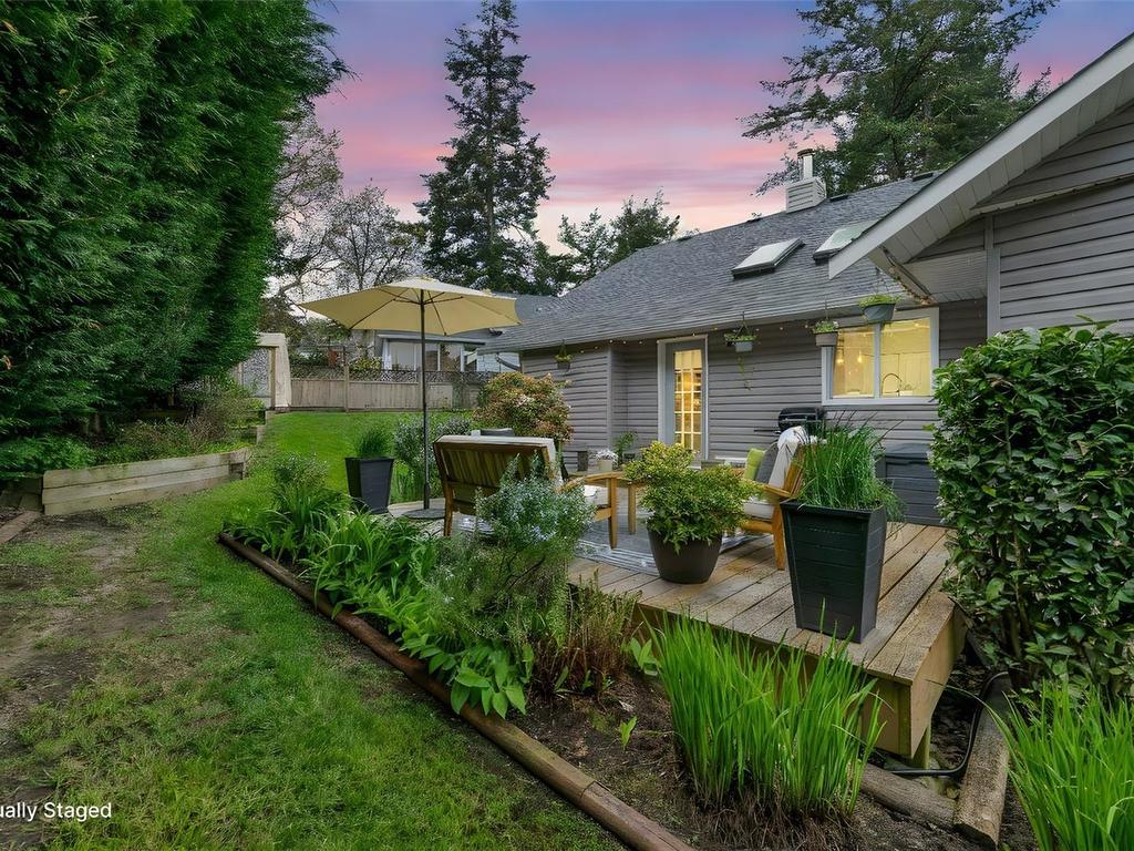 









317


Gull

Rd,
View Royal,




BC
V9B 1L3

