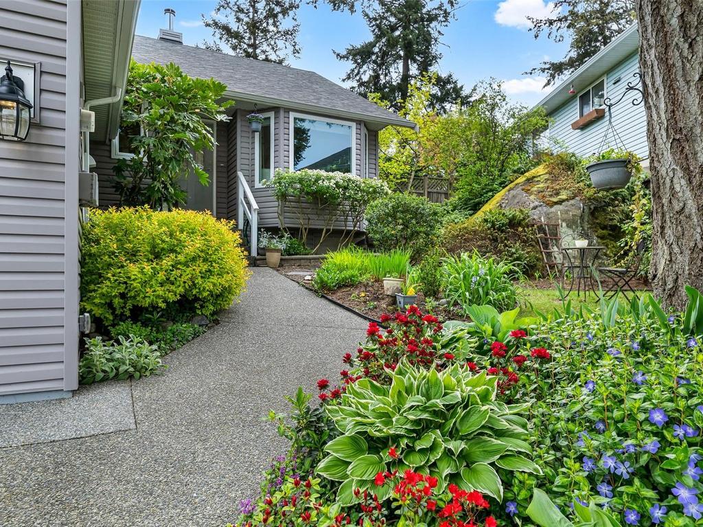 









317


Gull

Rd,
View Royal,




BC
V9B 1L3

