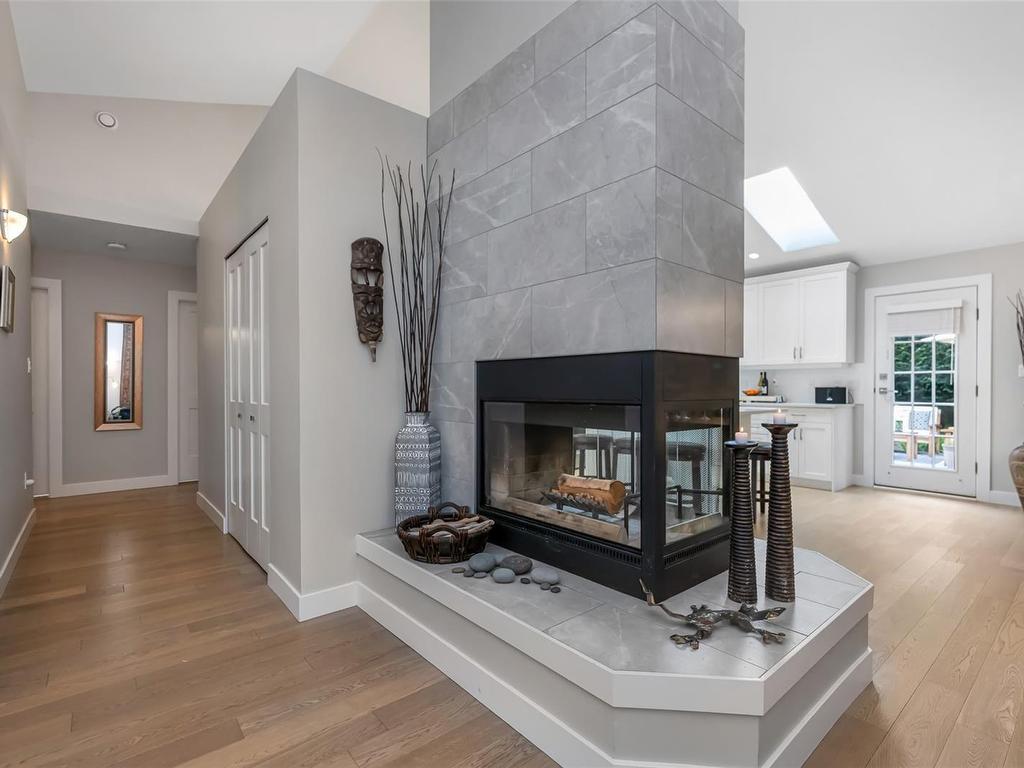 









317


Gull

Rd,
View Royal,




BC
V9B 1L3

