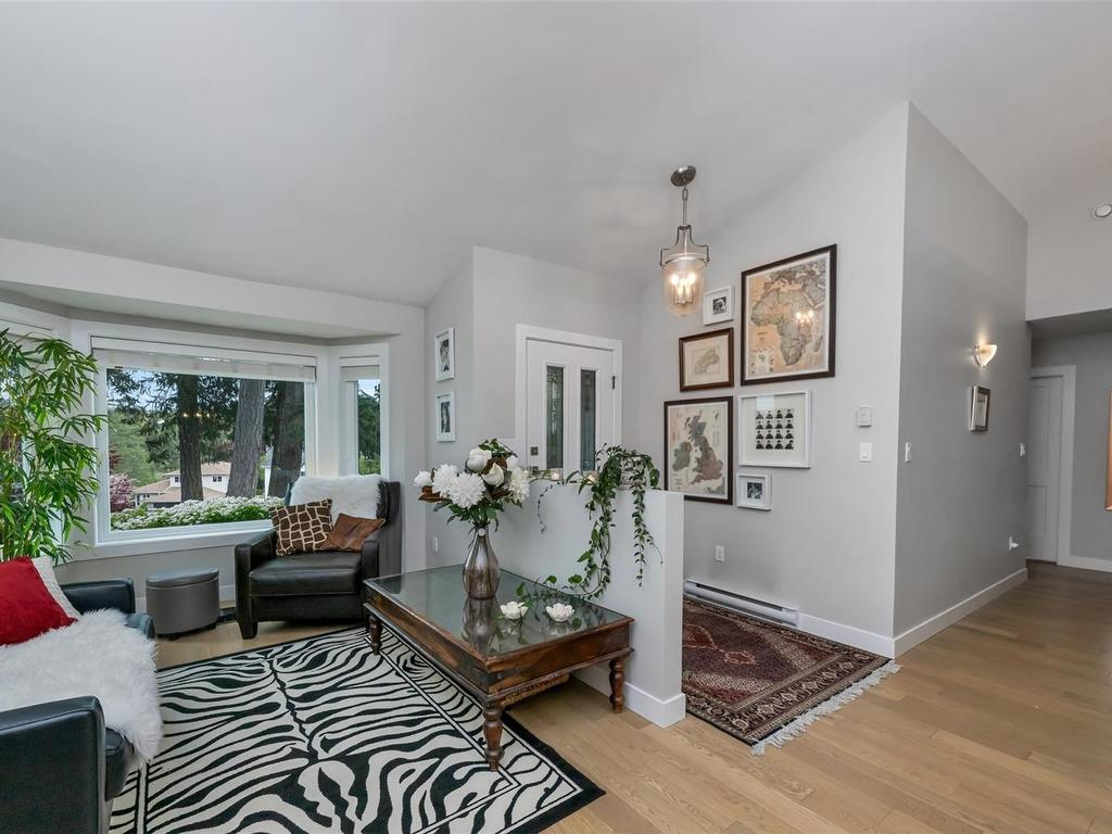 









317


Gull

Rd,
View Royal,




BC
V9B 1L3

