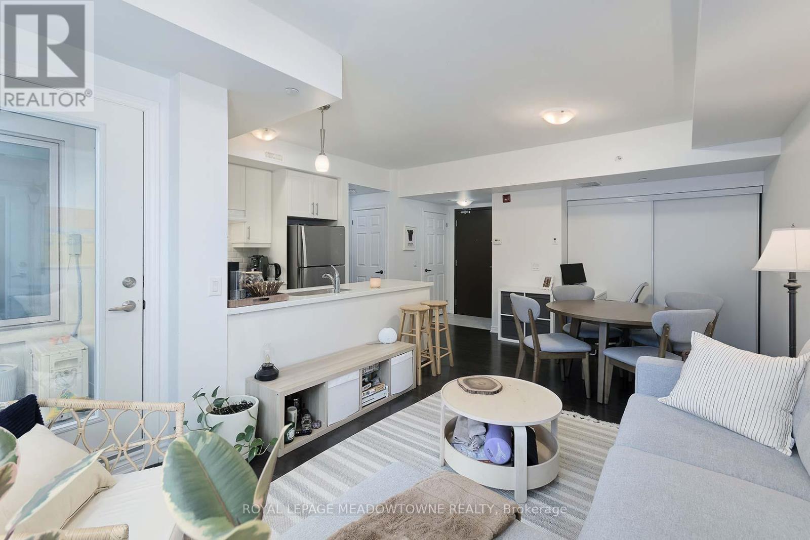 












207 - 215 BROADWAY STREET

,
Mississauga,




Ontario
L5M1J1

