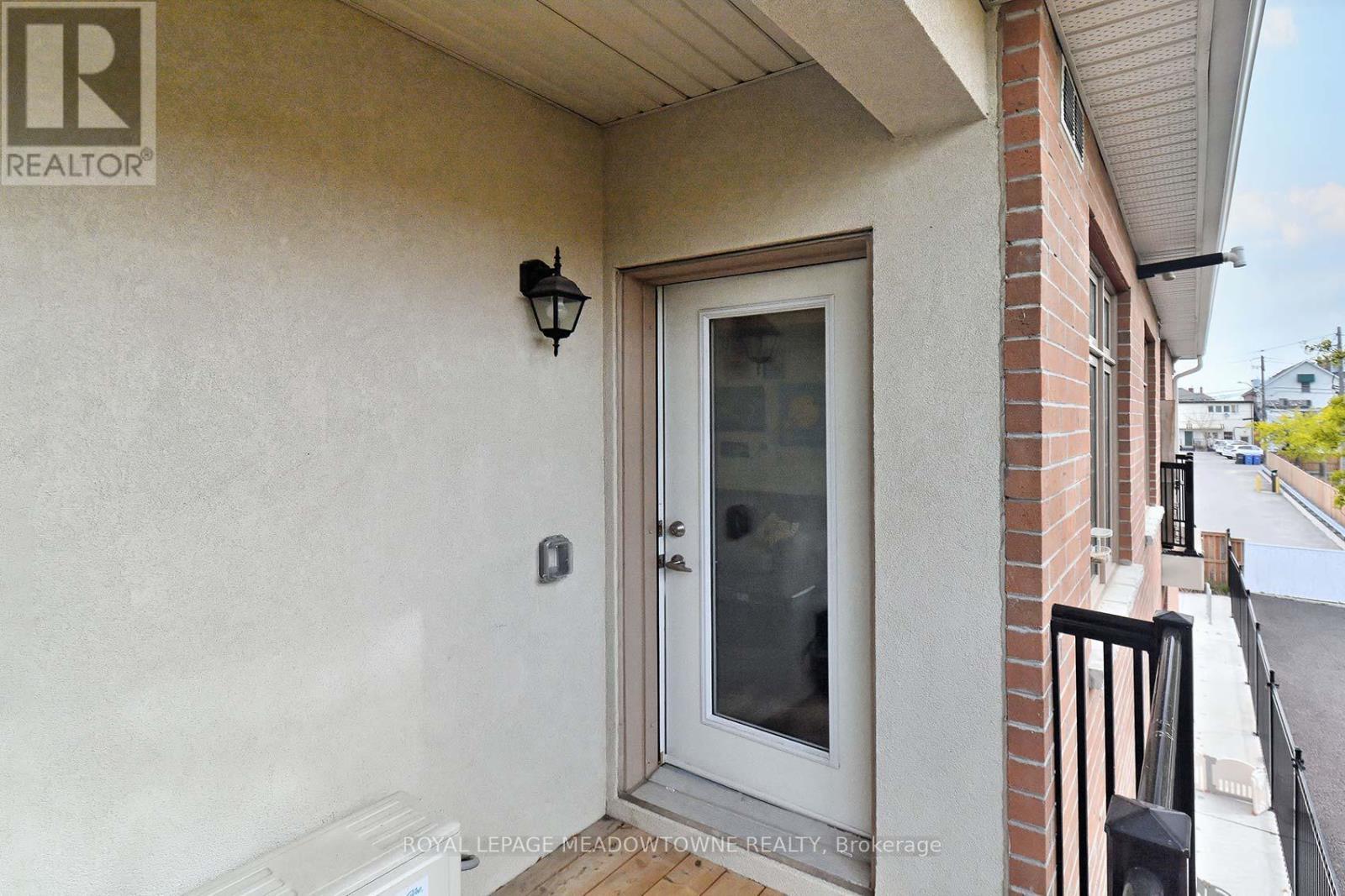 












207 - 215 BROADWAY STREET

,
Mississauga,




Ontario
L5M1J1

