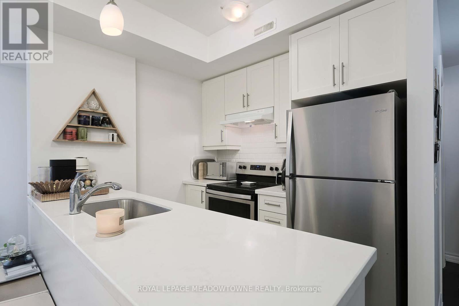 












207 - 215 BROADWAY STREET

,
Mississauga,




Ontario
L5M1J1

