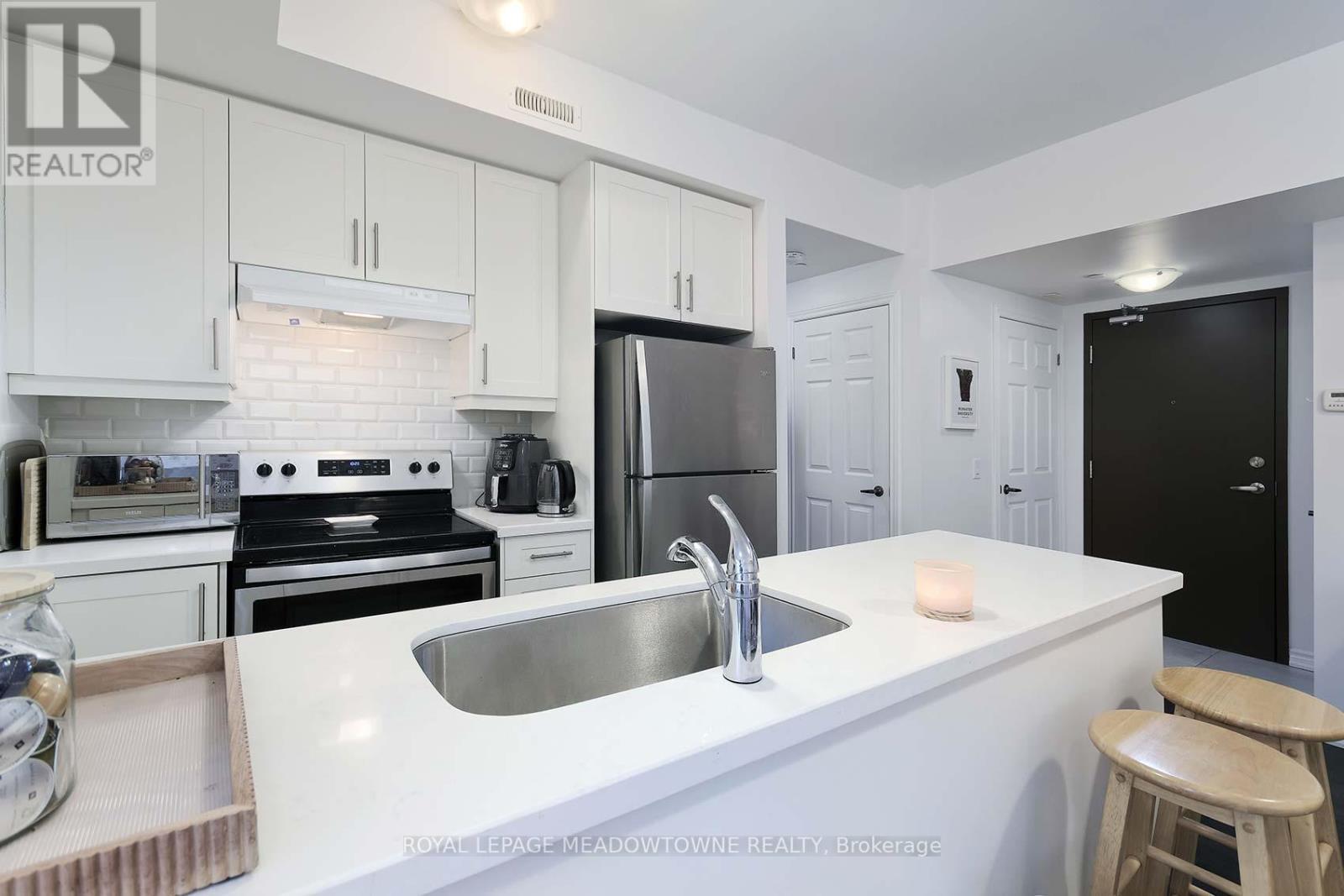 












207 - 215 BROADWAY STREET

,
Mississauga,




Ontario
L5M1J1

