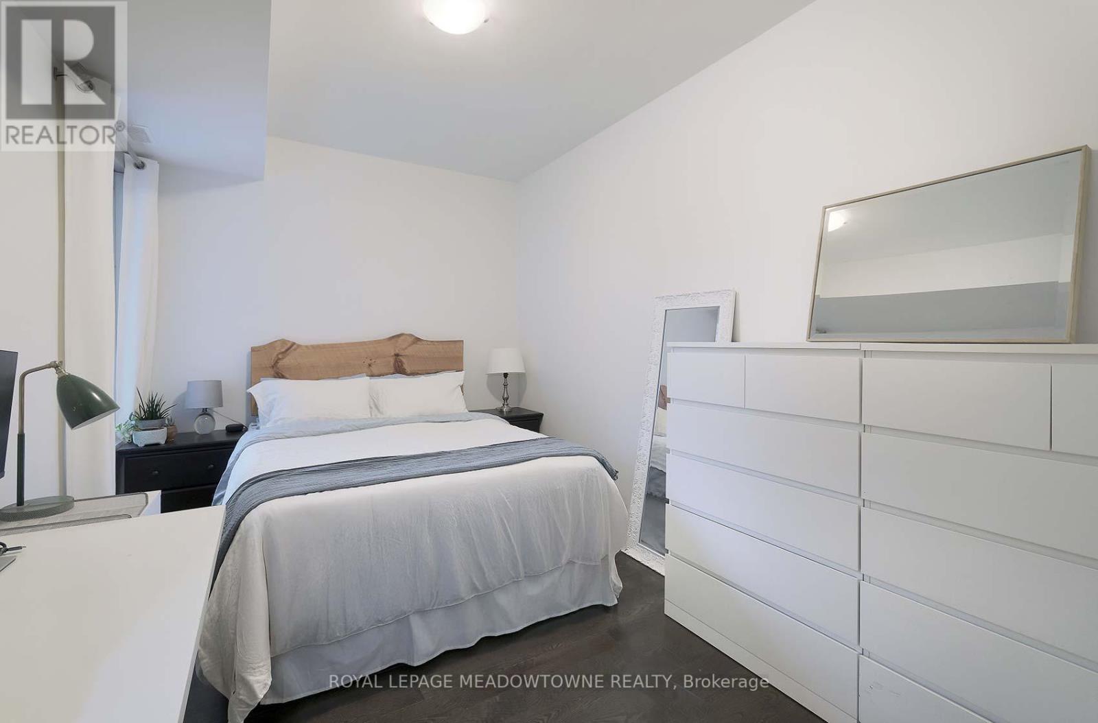 












207 - 215 BROADWAY STREET

,
Mississauga,




Ontario
L5M1J1


