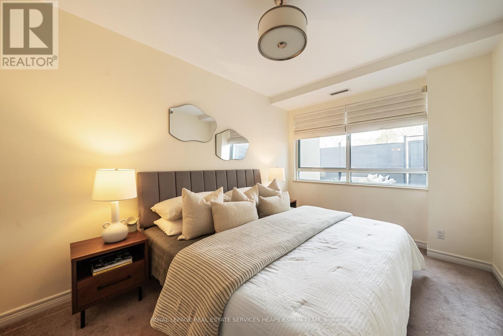 












214 - 1231 YONGE STREET

,
Toronto,




Ontario
M4T2T8

