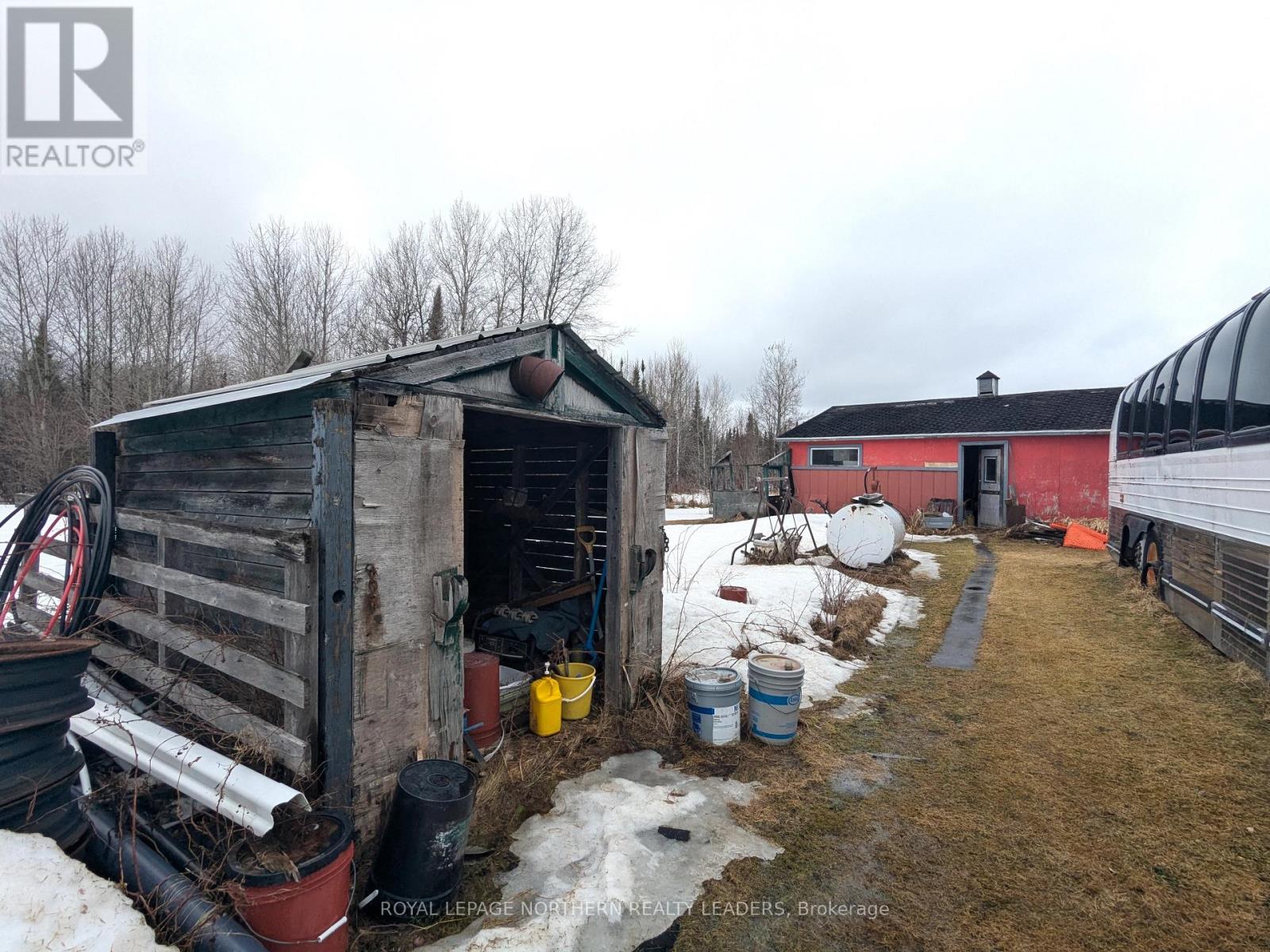 












621 LEVEQUE ROAD

,
Fauquier-Strickland,




Ontario
P0L1G0

