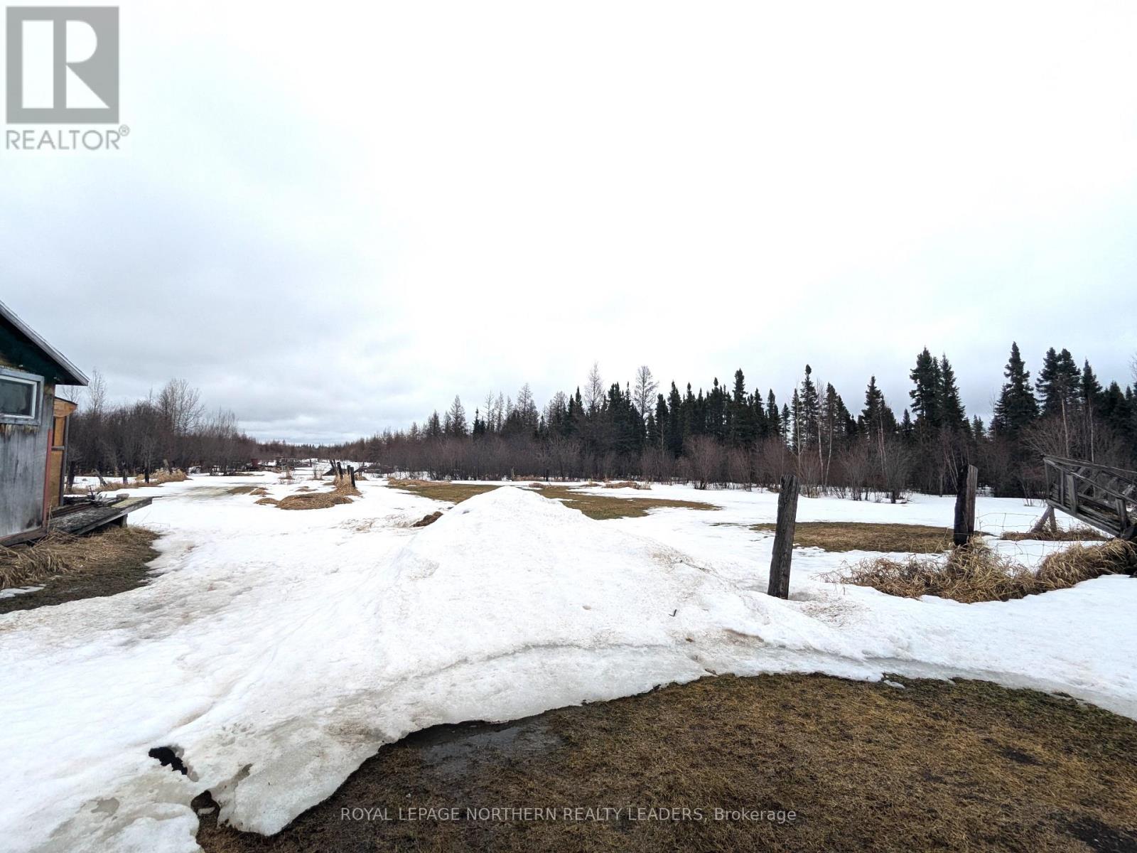 












621 LEVEQUE ROAD

,
Fauquier-Strickland,




Ontario
P0L1G0

