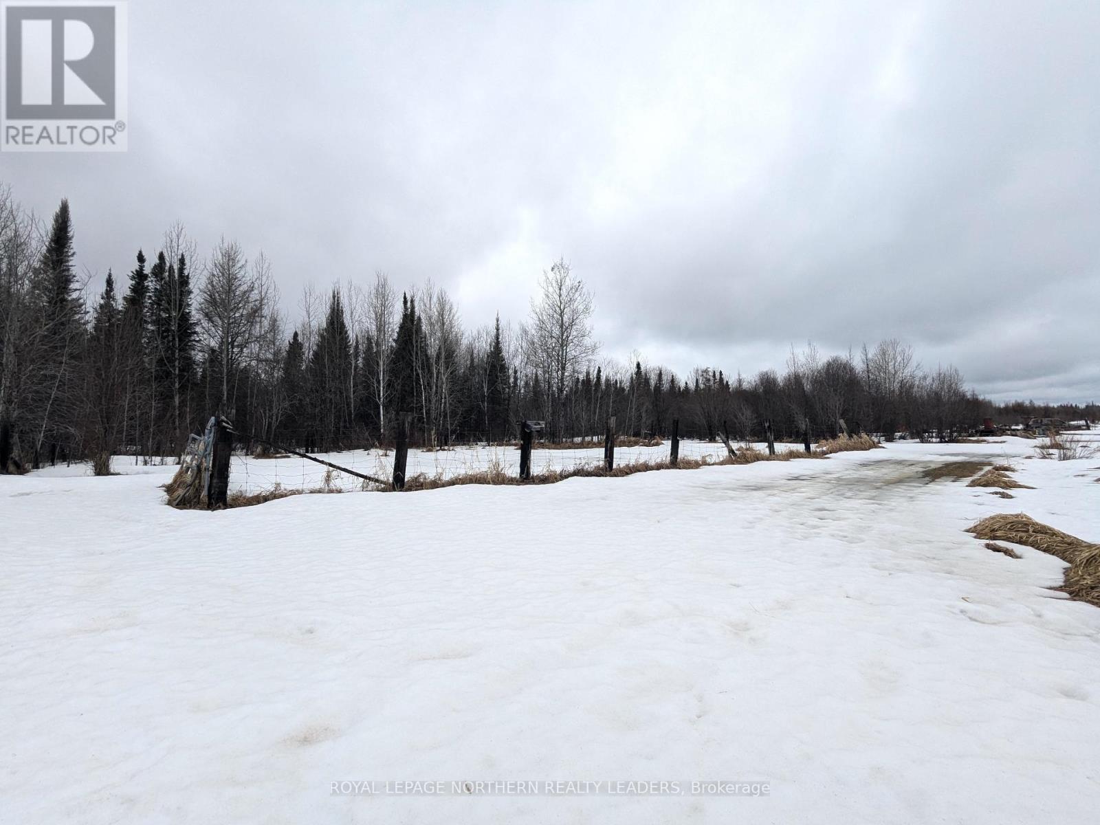 












621 LEVEQUE ROAD

,
Fauquier-Strickland,




Ontario
P0L1G0

