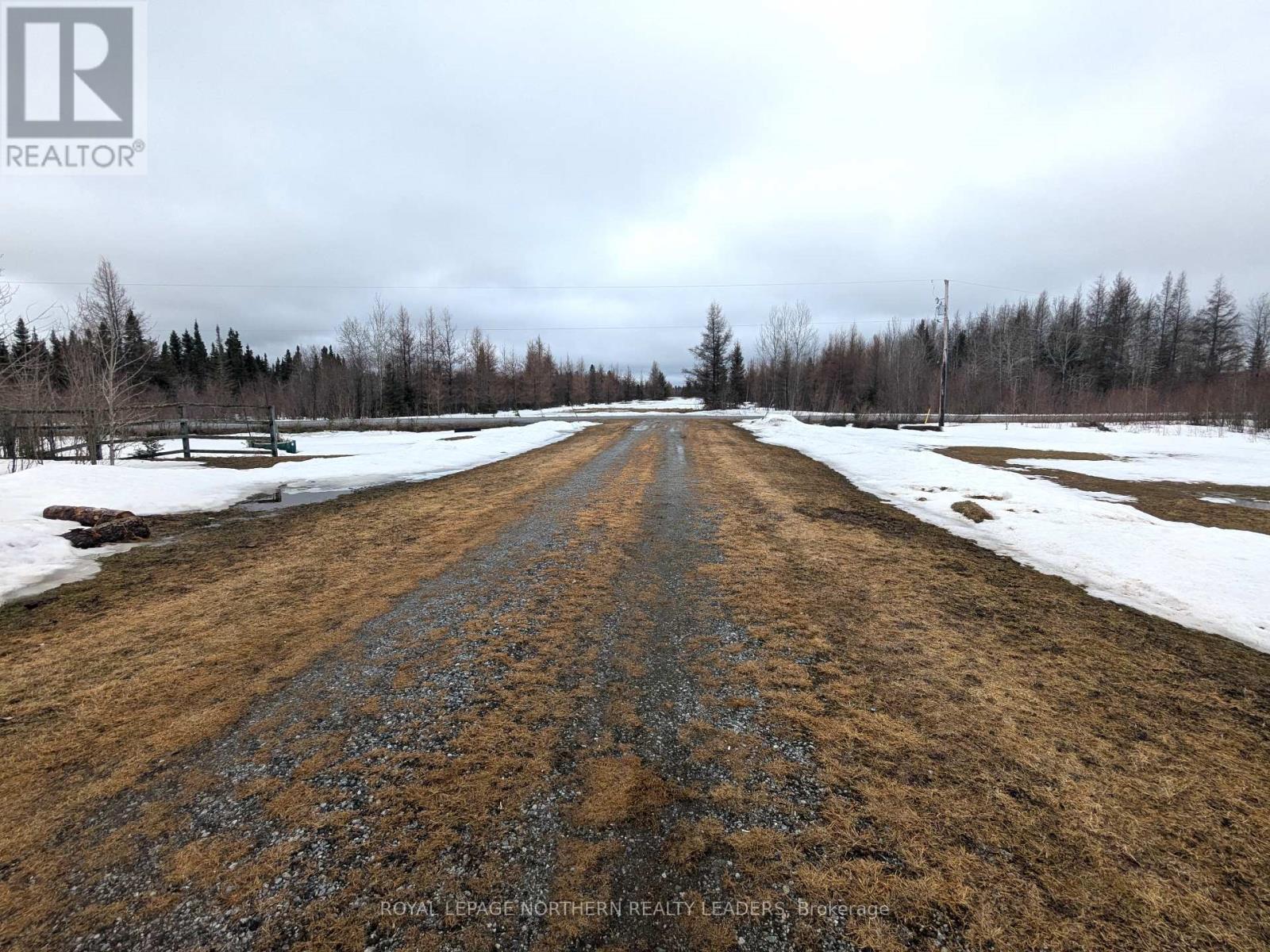 












621 LEVEQUE ROAD

,
Fauquier-Strickland,




Ontario
P0L1G0

