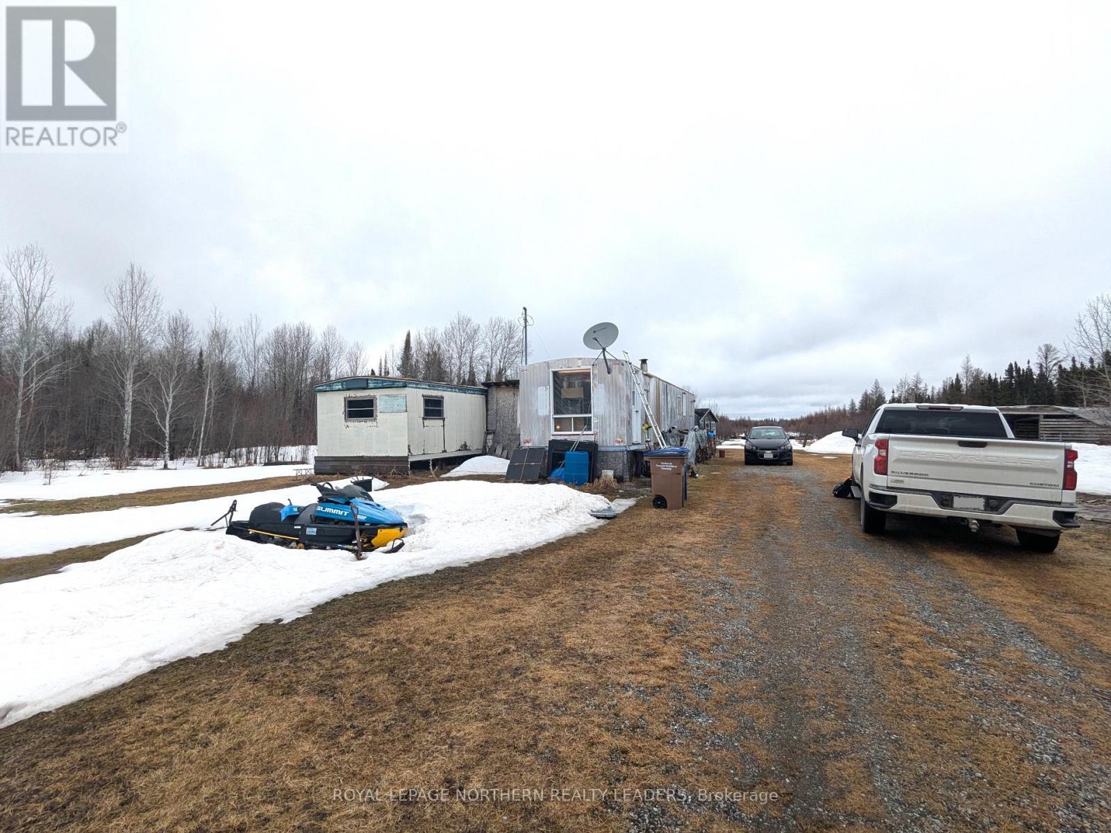 












621 LEVEQUE ROAD

,
Fauquier-Strickland,




Ontario
P0L1G0

