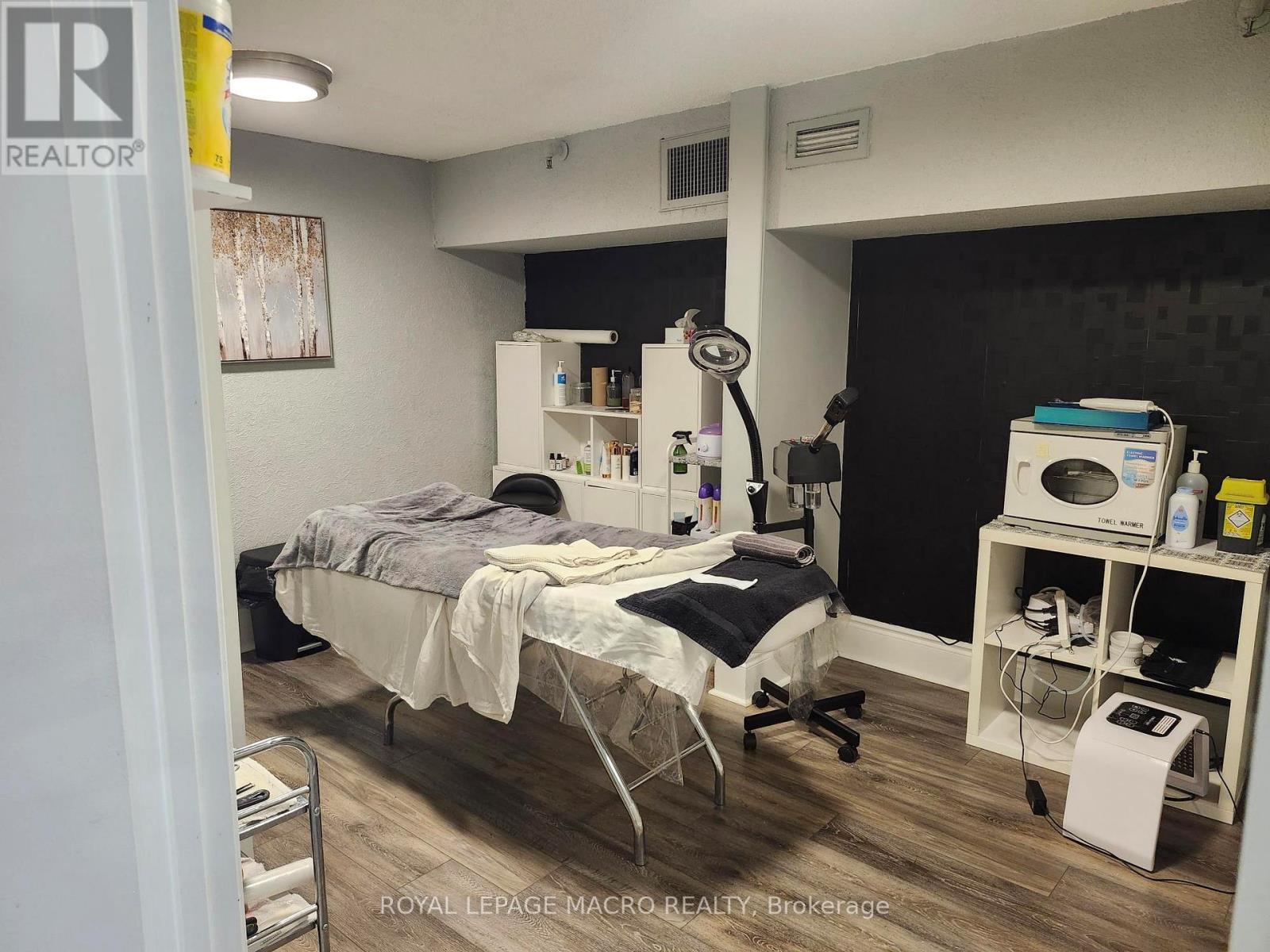 












2200 RYMAL ROAD E

,
Hamilton,




Ontario
L0R1P0

