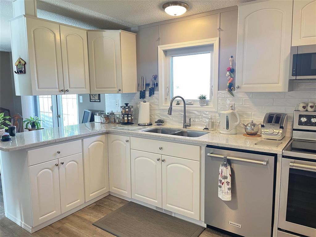 












38 Goldfinch Crescent

,
Brandon,




Manitoba
R7C1B2

